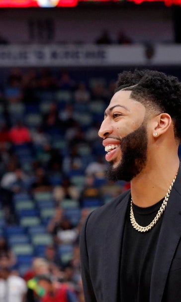 Harris goes to Philadelphia, Davis remains in trade limbo